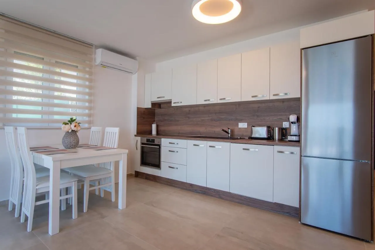 Apartments Mandre II