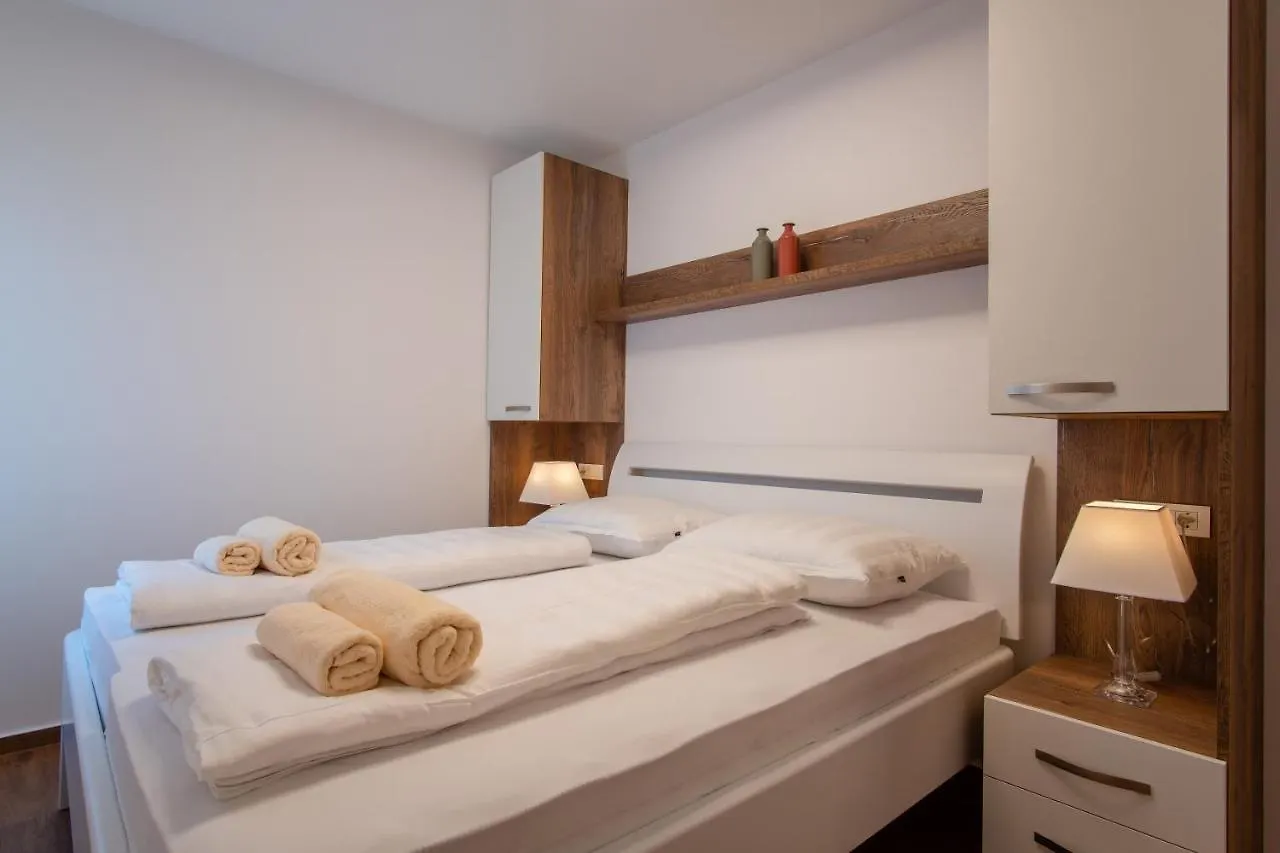 Apartments Mandre II