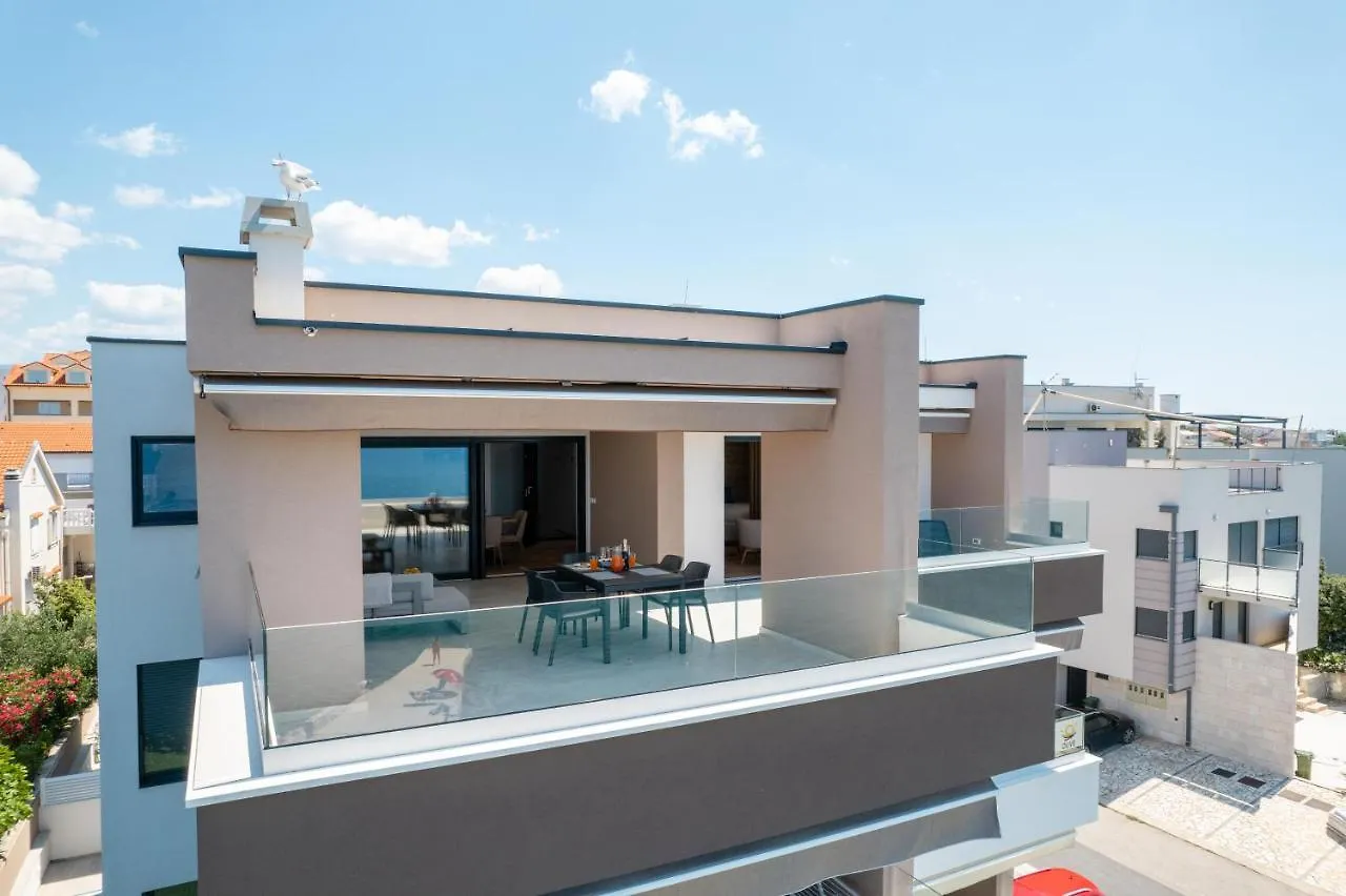 Apartments Mandre II 0*,