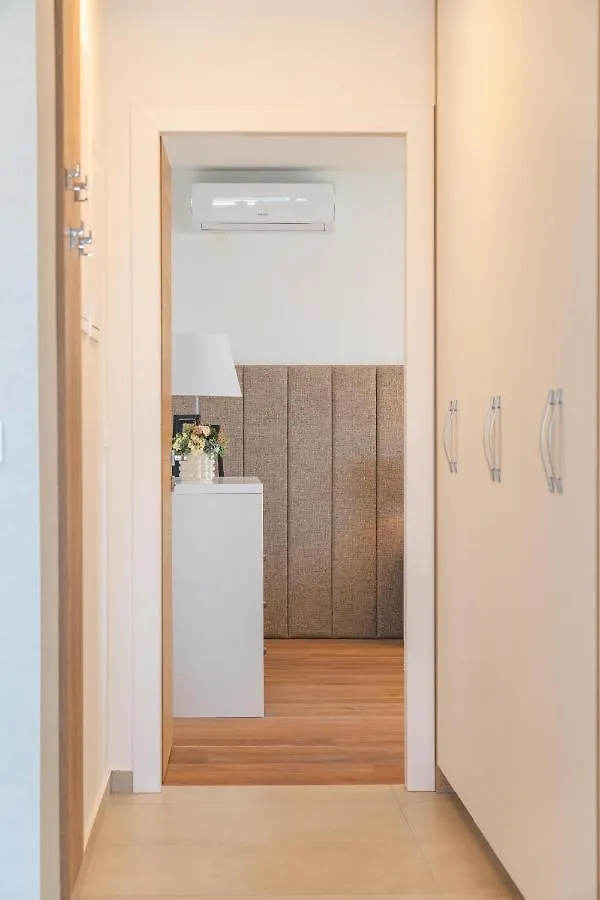 Apartments Mandre II