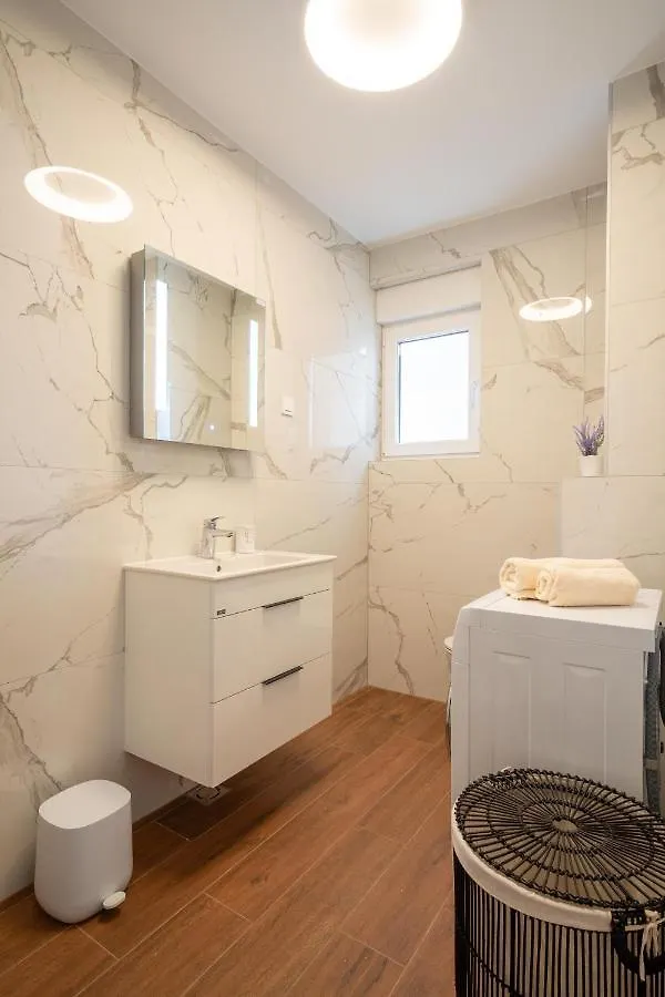 Apartments Mandre II