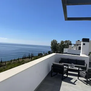 sunny-penthouse-beach-apartment-with-panoramic-views.es-andalucia.com/